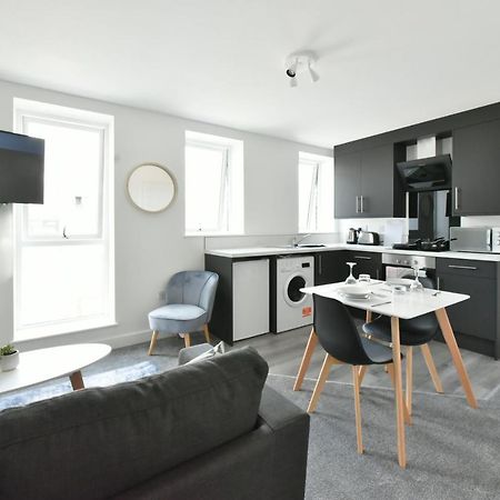 Aparthotel The Breath Taking Cube à Pontefract Extérieur photo