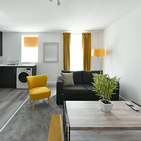 Aparthotel The Breath Taking Cube à Pontefract Extérieur photo