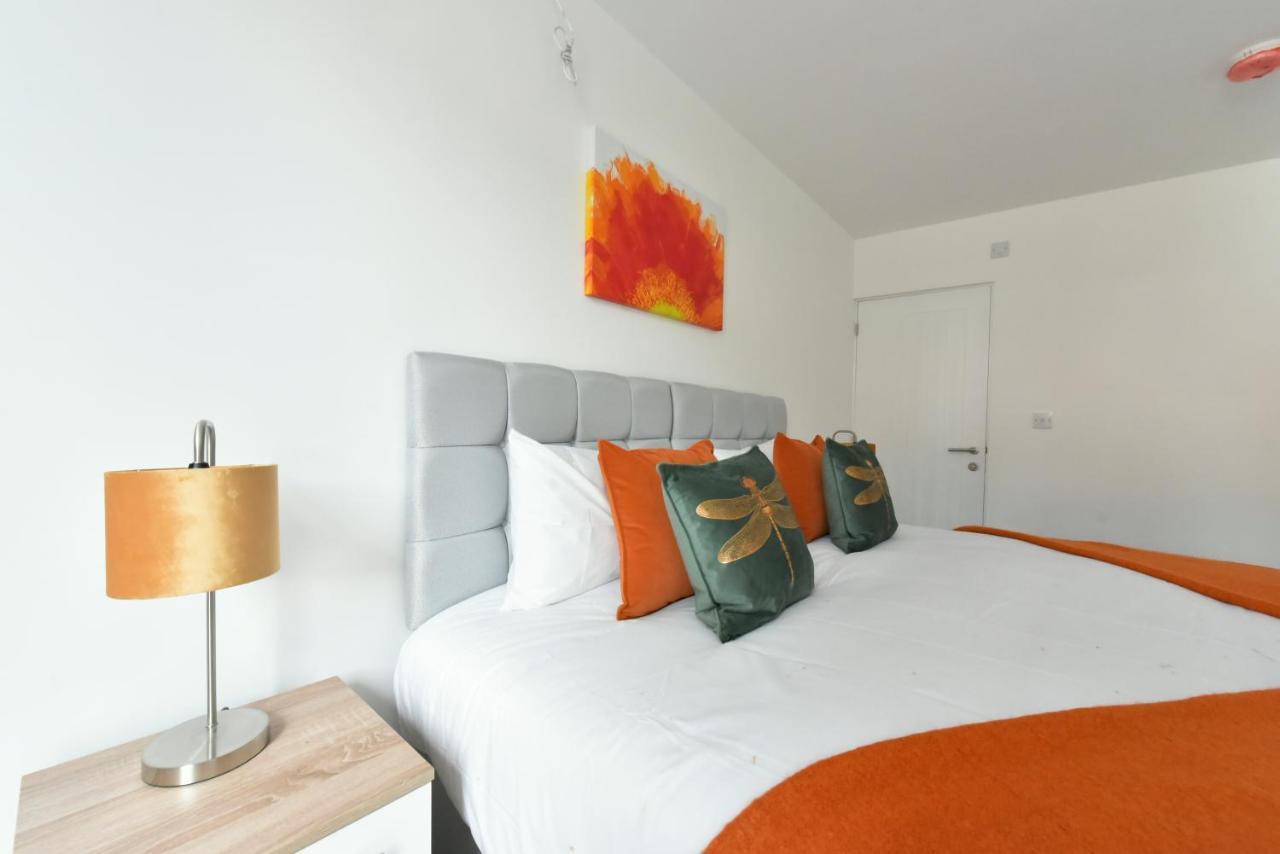 Aparthotel The Breath Taking Cube à Pontefract Extérieur photo