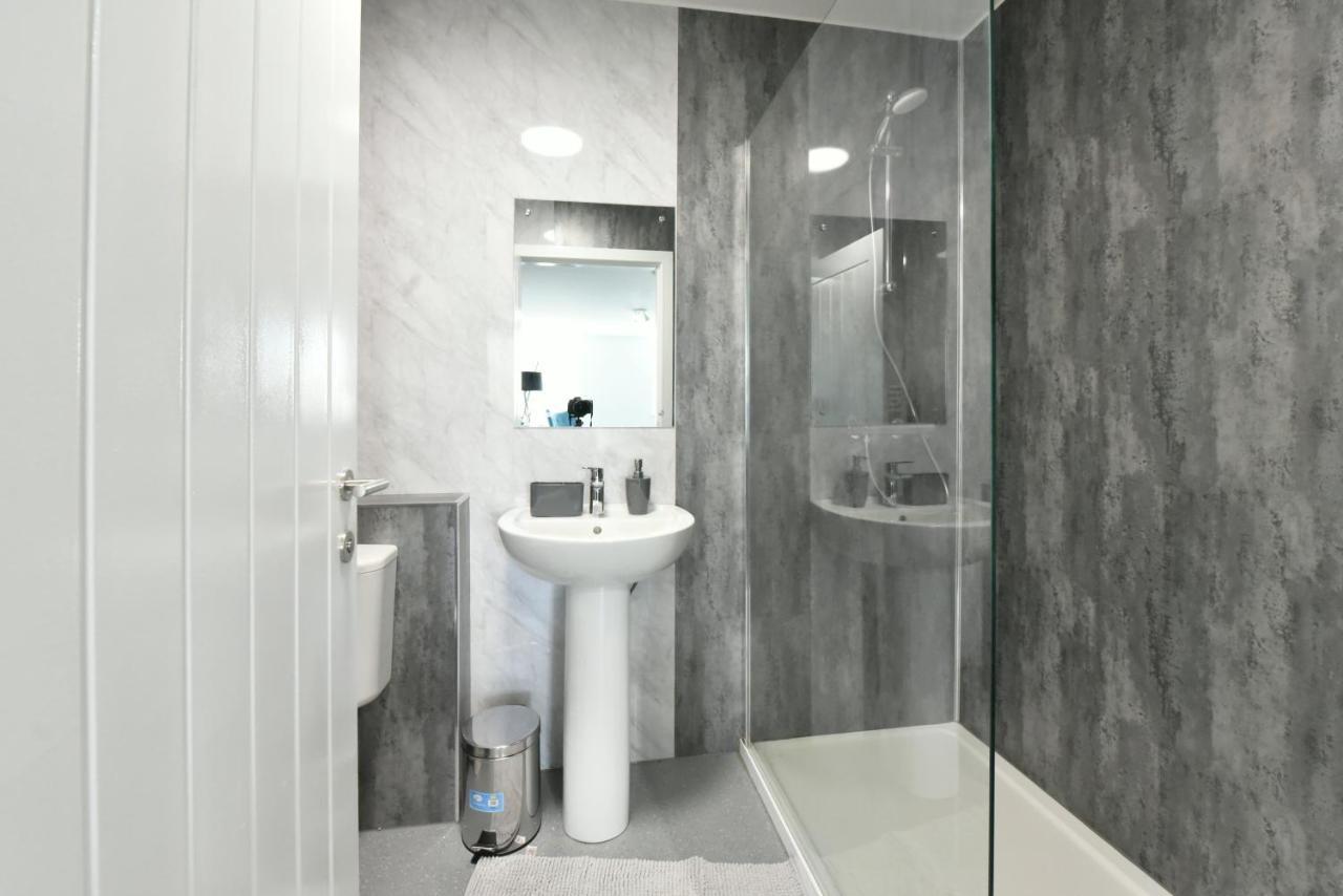 Aparthotel The Breath Taking Cube à Pontefract Extérieur photo